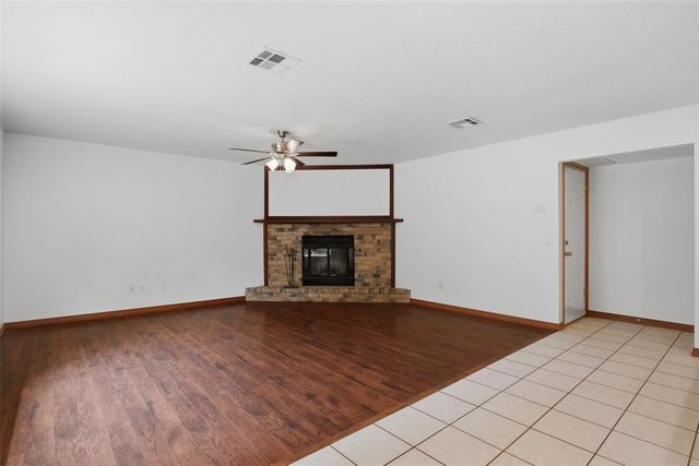 1604 NE 4th Street, Moore, OK 73160