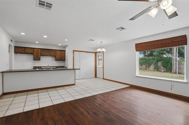 1604 NE 4th Street, Moore, OK 73160