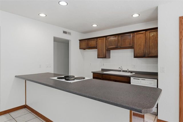 1604 NE 4th Street, Moore, OK 73160