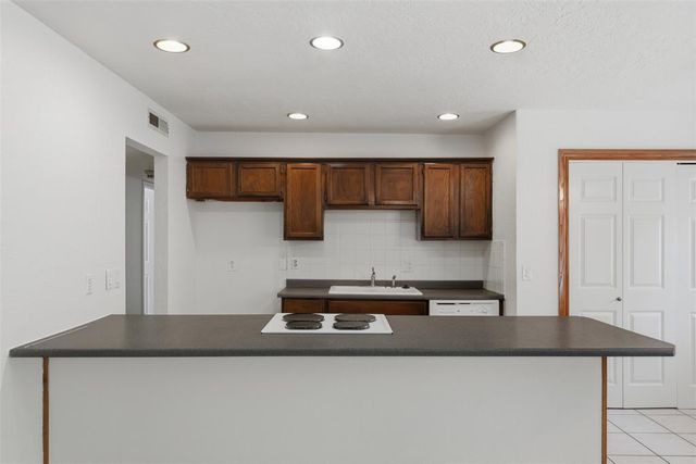 1604 NE 4th Street, Moore, OK 73160