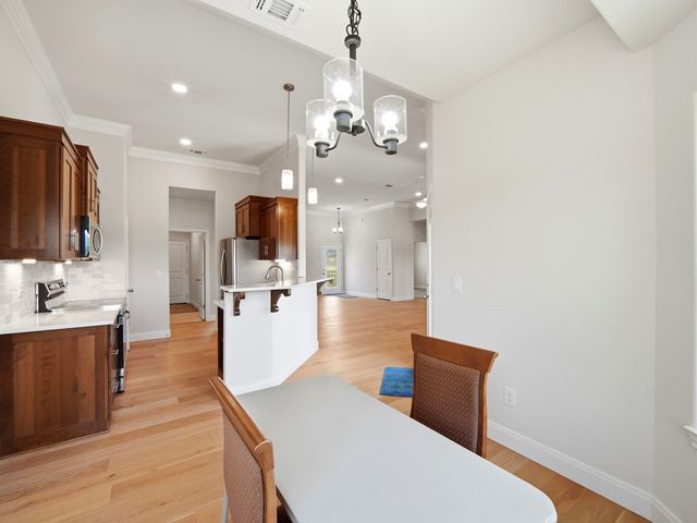 2011 N Athens Ave, Kerrville, TX 78028