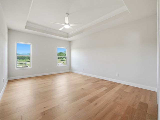 2011 N Athens Ave, Kerrville, TX 78028