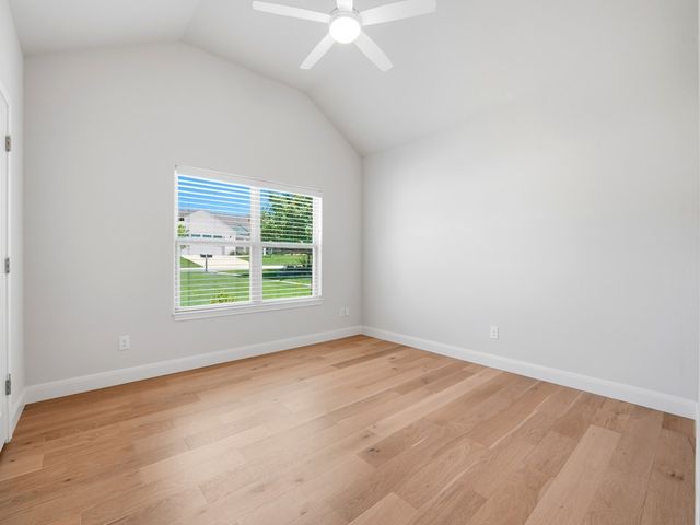 2011 N Athens Ave, Kerrville, TX 78028