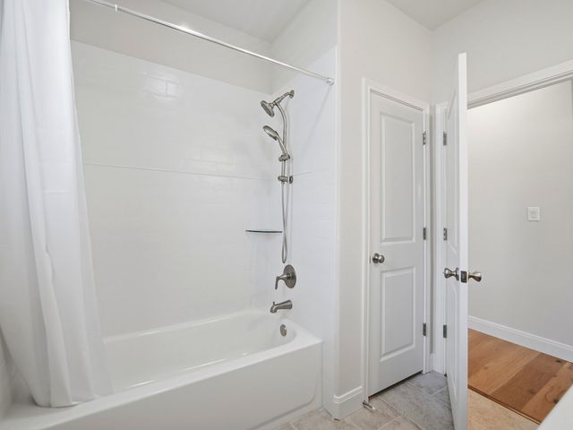 2011 N Athens Ave, Kerrville, TX 78028