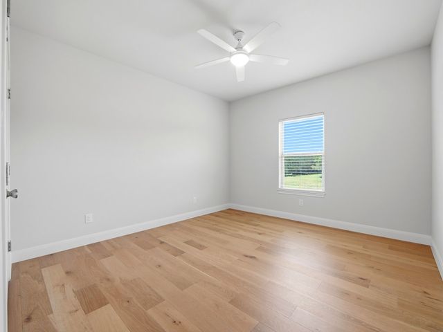 2011 N Athens Ave, Kerrville, TX 78028