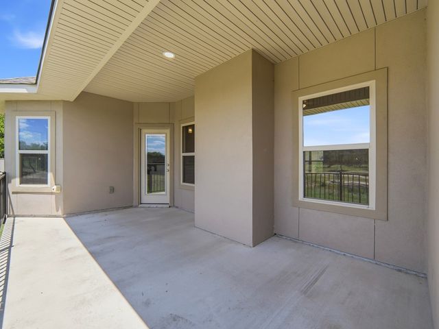 2011 N Athens Ave, Kerrville, TX 78028