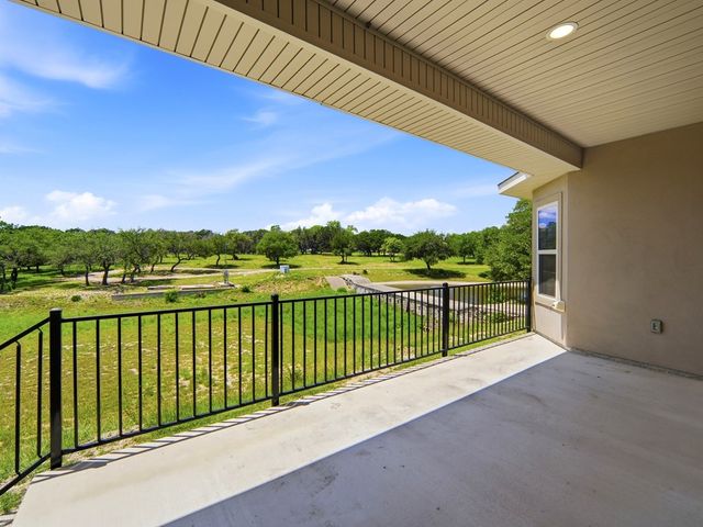 2011 N Athens Ave, Kerrville, TX 78028