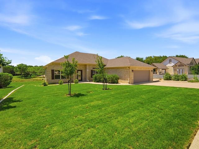 2011 N Athens Ave, Kerrville, TX 78028