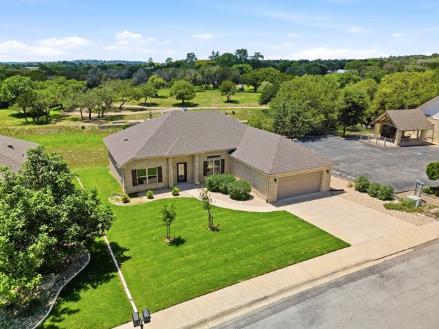 2011 N Athens Ave, Kerrville, TX 78028