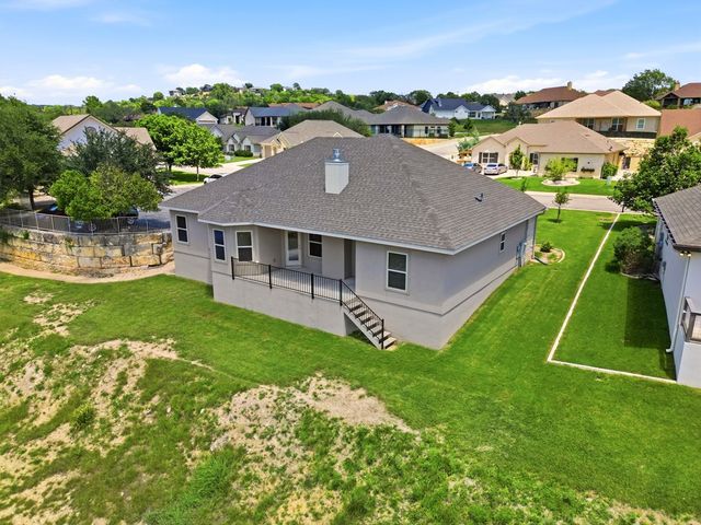 2011 N Athens Ave, Kerrville, TX 78028