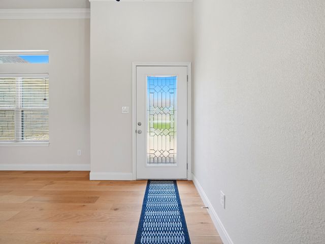 2011 N Athens Ave, Kerrville, TX 78028