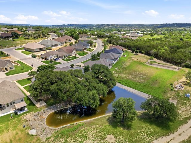 2011 N Athens Ave, Kerrville, TX 78028