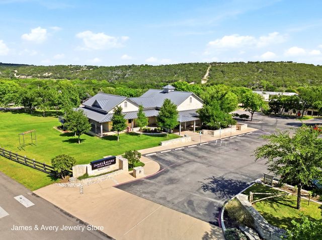 2011 N Athens Ave, Kerrville, TX 78028