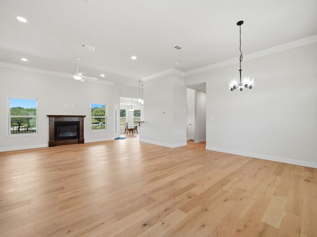 2011 N Athens Ave, Kerrville, TX 78028
