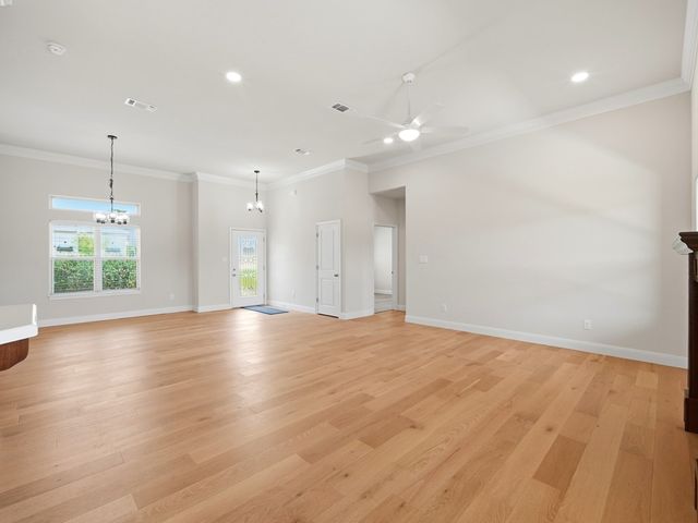2011 N Athens Ave, Kerrville, TX 78028