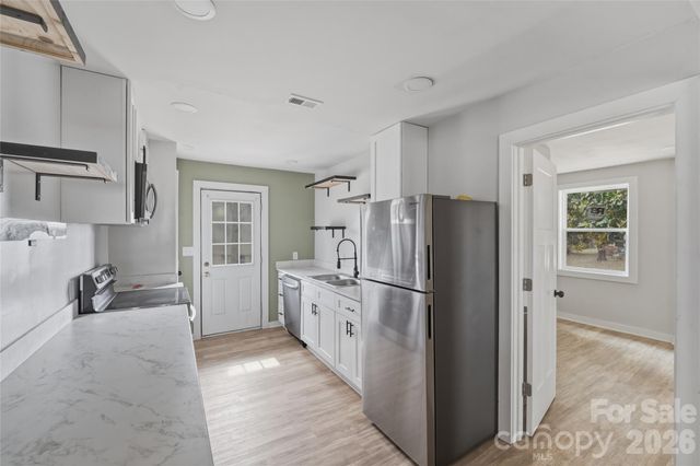 3027 Remington Street, Charlotte, NC 28216