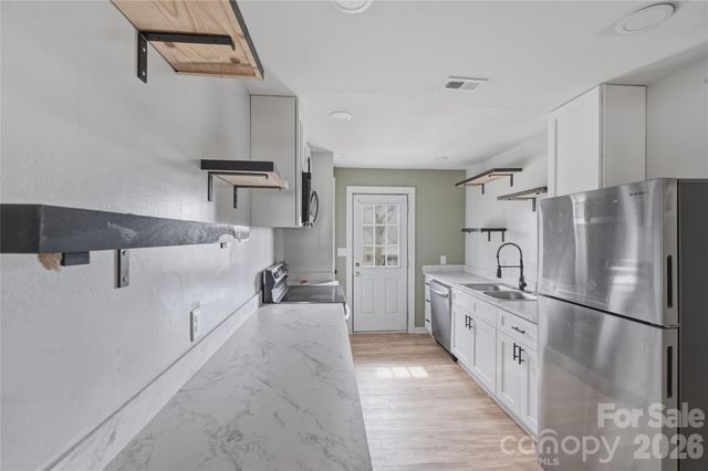 3027 Remington Street, Charlotte, NC 28216