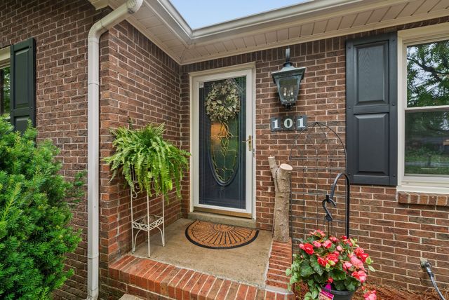 101 Fairmont Dr, Franklin, TN 37064