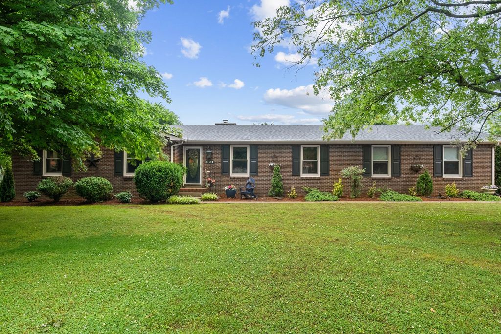 101 Fairmont Dr, Franklin, TN 37064