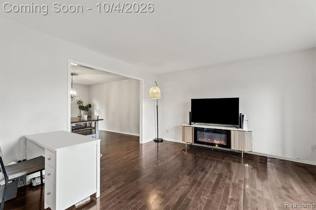 4126 Villager Drive, Lake Orion, MI 48359