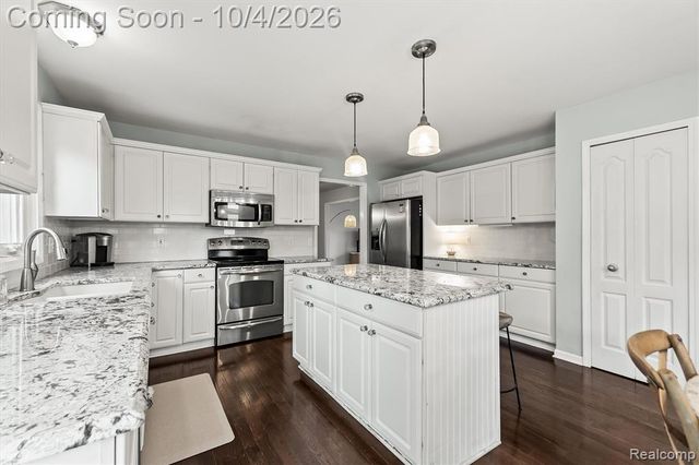 4126 Villager Drive, Lake Orion, MI 48359