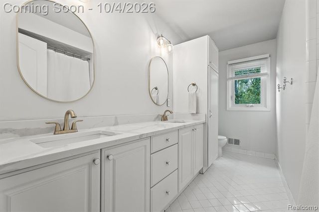 4126 Villager Drive, Lake Orion, MI 48359
