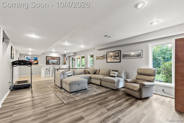 4126 Villager Drive, Lake Orion, MI 48359