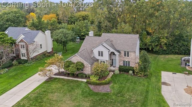 4126 Villager Drive, Lake Orion, MI 48359