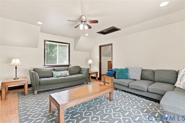 7266 Trimiew Estate Ln, Hanover, VA 23111
