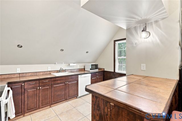 7266 Trimiew Estate Ln, Hanover, VA 23111