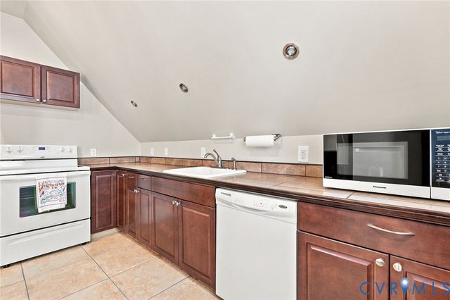 7266 Trimiew Estate Ln, Hanover, VA 23111