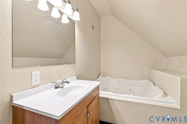 7266 Trimiew Estate Ln, Hanover, VA 23111