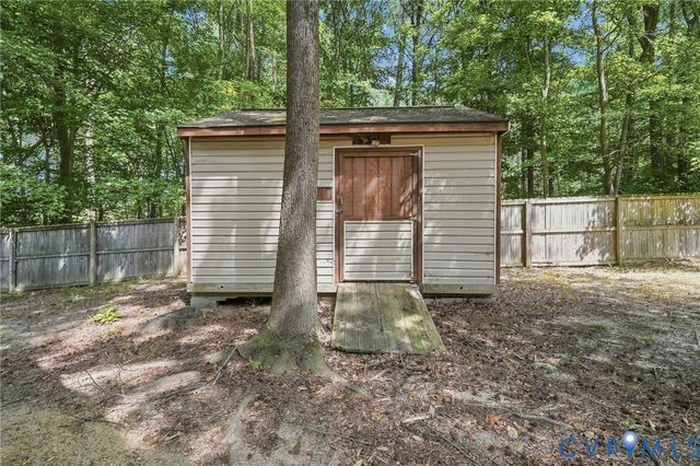 7266 Trimiew Estate Ln, Hanover, VA 23111