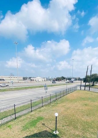 7313 Gulf Freeway 1109, Houston, TX 77017