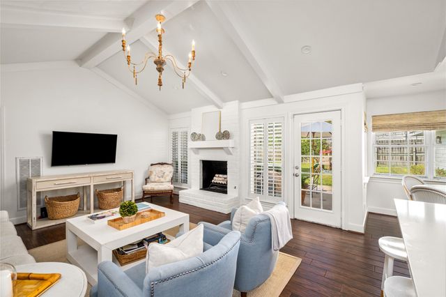 706 Walnut Bend Lane, Houston, TX 77042