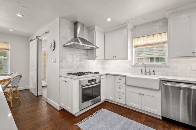 706 Walnut Bend Lane, Houston, TX 77042