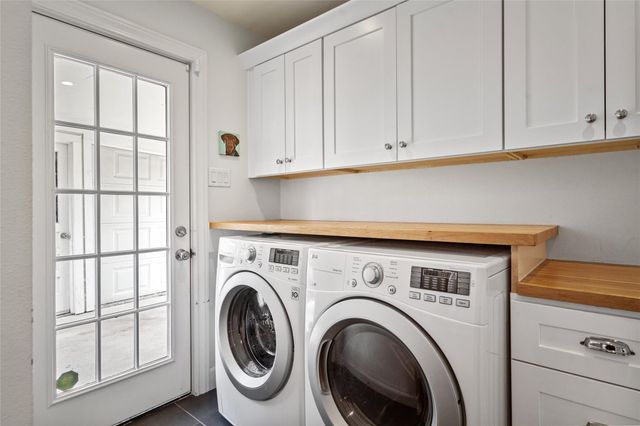 706 Walnut Bend Lane, Houston, TX 77042