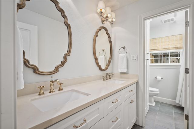 706 Walnut Bend Lane, Houston, TX 77042