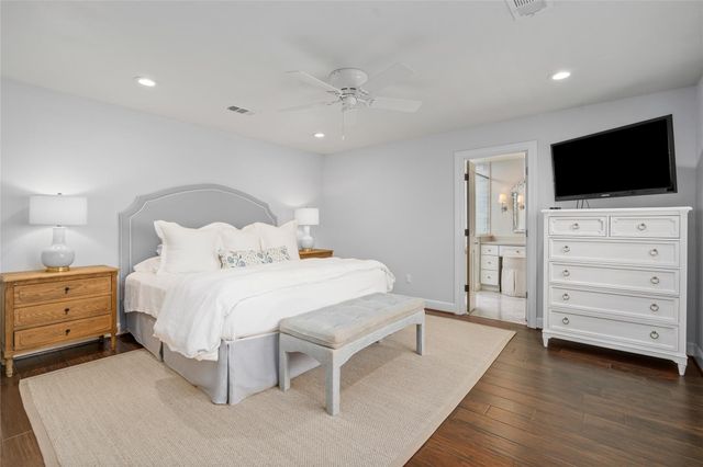 706 Walnut Bend Lane, Houston, TX 77042