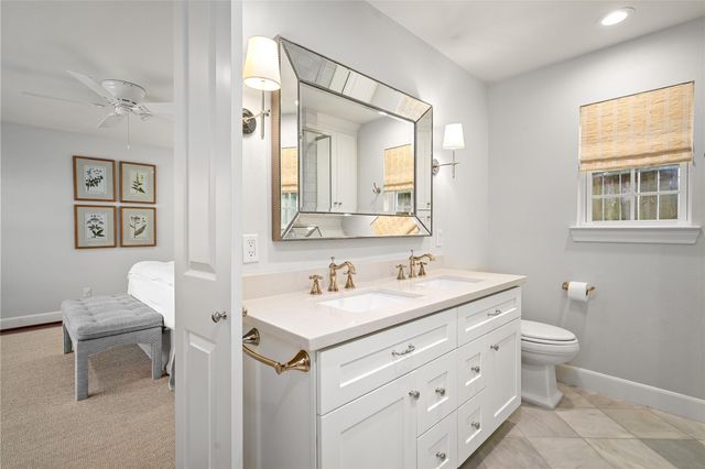 706 Walnut Bend Lane, Houston, TX 77042