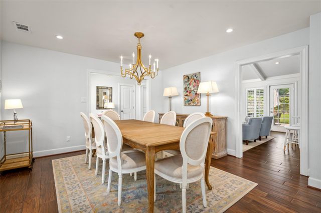 706 Walnut Bend Lane, Houston, TX 77042