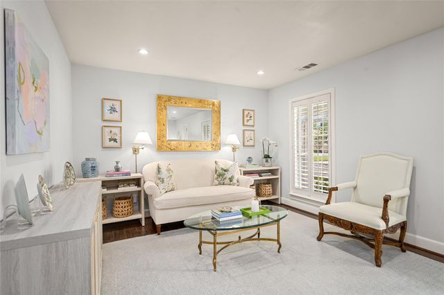 706 Walnut Bend Lane, Houston, TX 77042