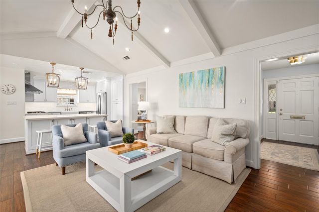 706 Walnut Bend Lane, Houston, TX 77042