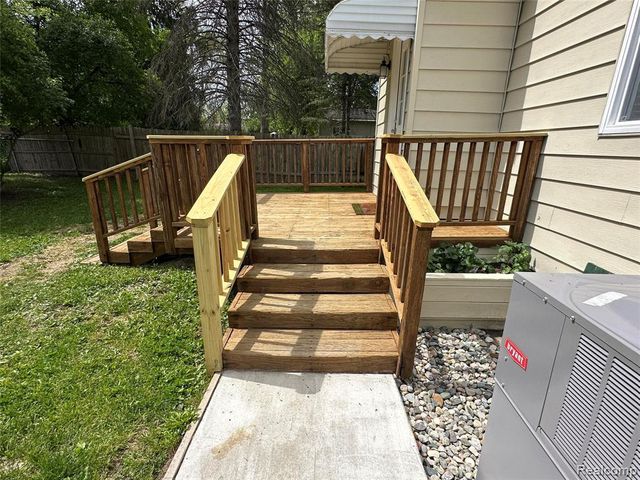 6161 River Road, Flushing, MI 48433