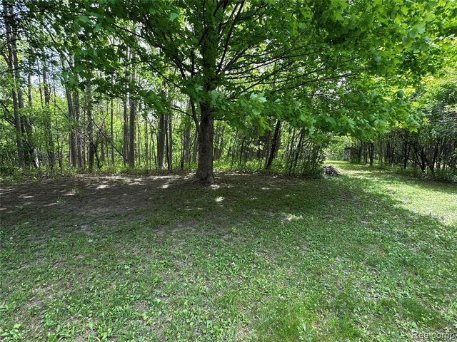 6161 River Road, Flushing, MI 48433