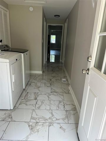 6161 River Road, Flushing, MI 48433