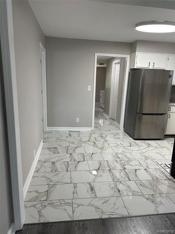 6161 River Road, Flushing, MI 48433
