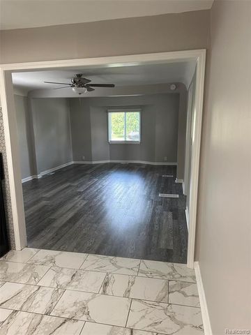 6161 River Road, Flushing, MI 48433