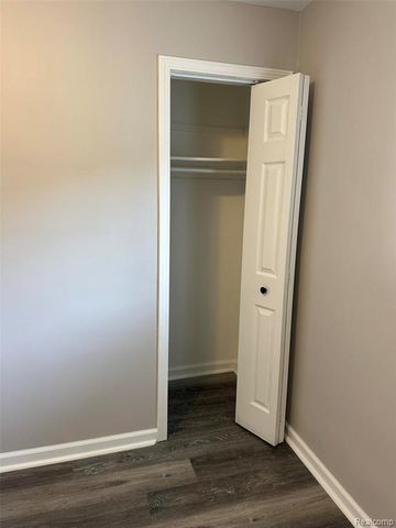 6161 River Road, Flushing, MI 48433
