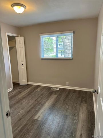 6161 River Road, Flushing, MI 48433